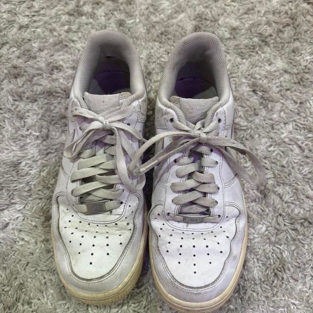 Nike Men's Purple and White Trainers